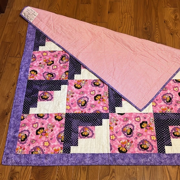 Dora the explorer with her monkey boots pink and purple quilt - Picture 8 of 9
